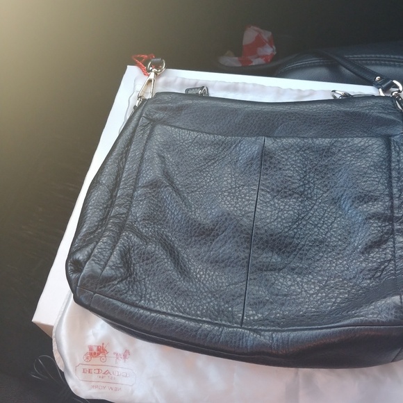 Black coach crossbody - Picture 2 of 4